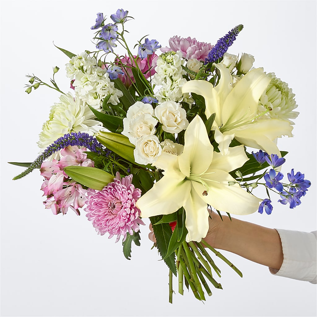 Winter Celebration Bouquet – Gibsonia Flowers, Lakeland FL