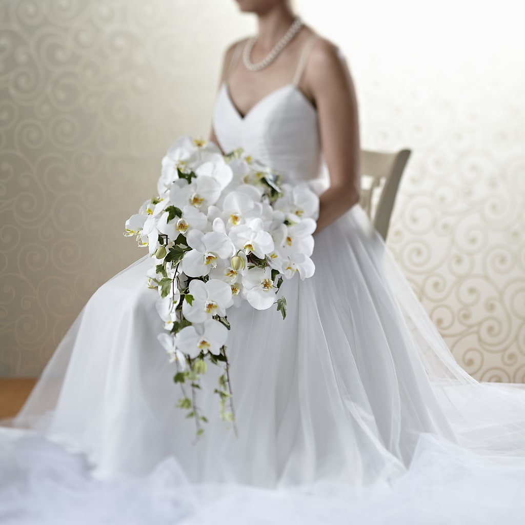 Classic White Bouquet – Gibsonia Flowers, Lakeland FL