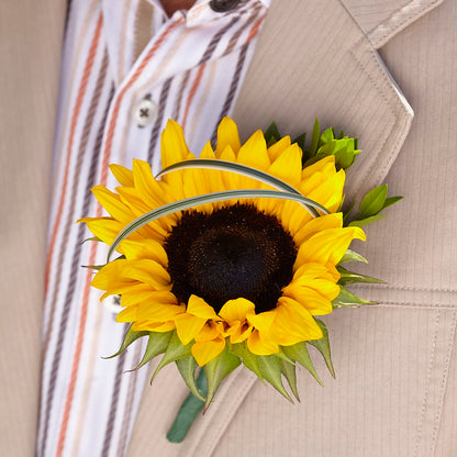 Free Spirit Boutonniere –  Gibsonia Flowers, Lakeland FL